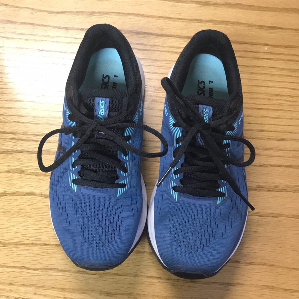 ASICS GT-1000 FlyteFoam sneakers, size 6.5